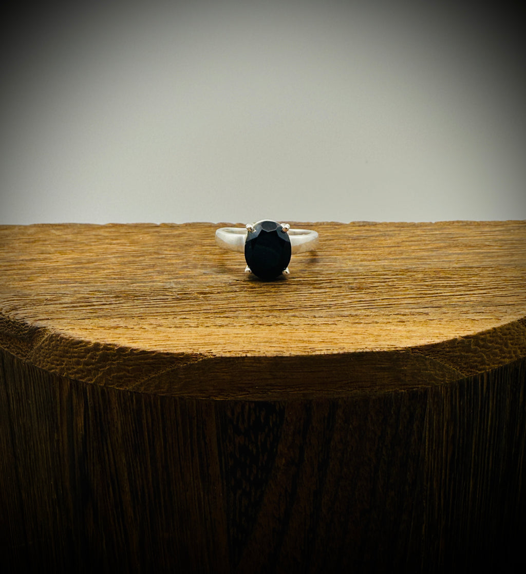 Sterling Silver Ring with Black Onyx – Size 6
