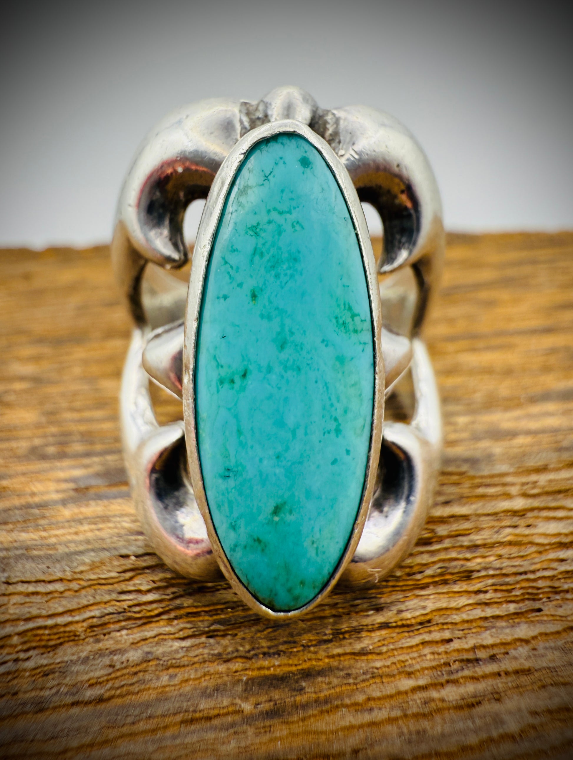 Vintage Navajo Sandcast Sterling Silver & Turquoise Ring – Artist Signed – Size 6.75
