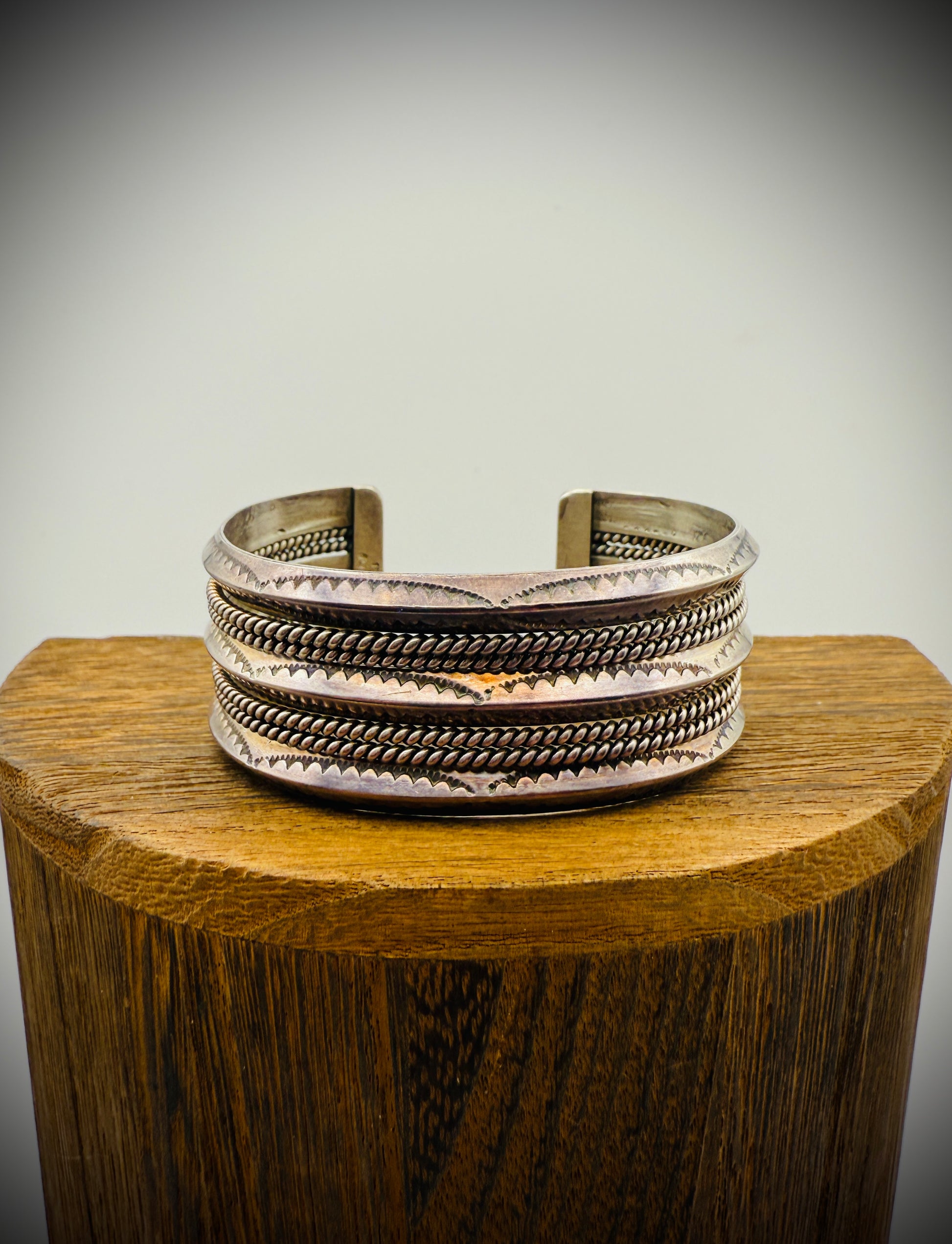 Navajo Sterling Silver Cuff – Signed Tahe – Twist Wire Design – Size 6.25