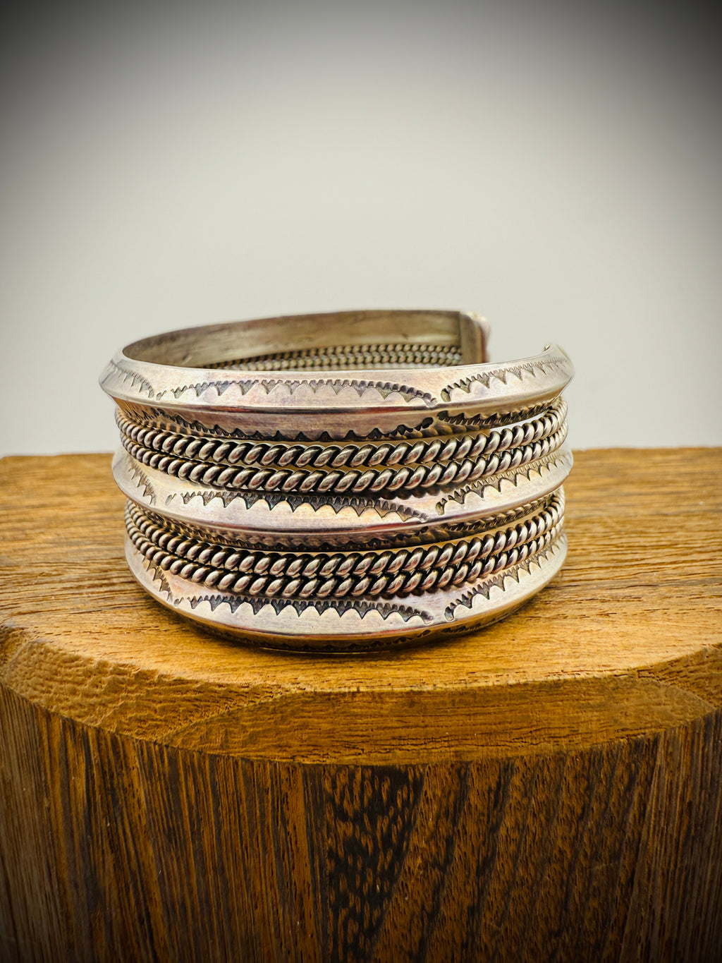 Navajo Sterling Silver Cuff – Signed Tahe – Twist Wire Design – Size 6.25