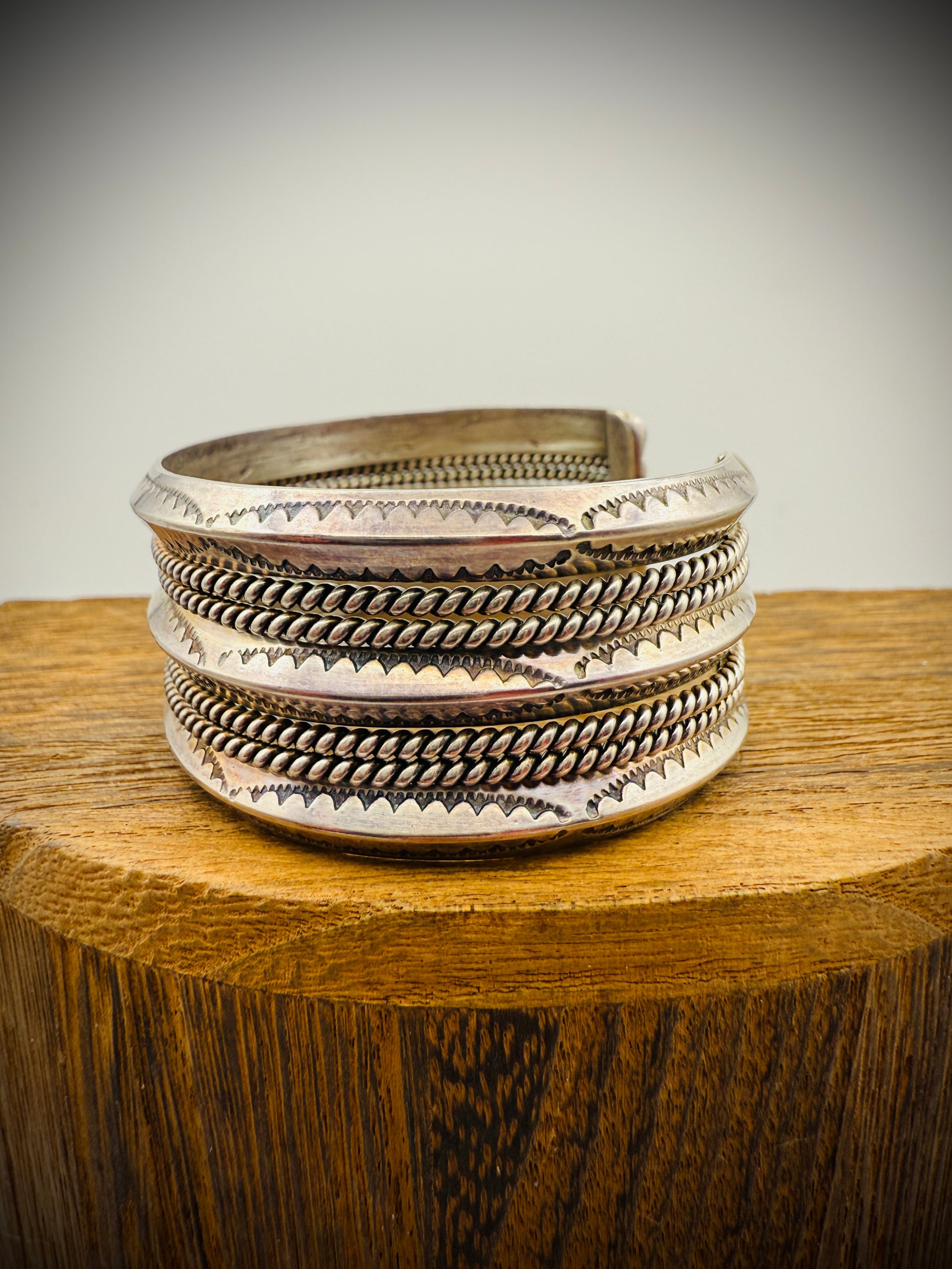 Navajo Sterling Silver Cuff – Signed Tahe – Twist Wire Design – Size 6.25