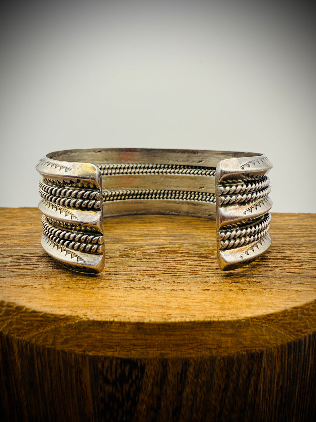 Navajo Sterling Silver Cuff – Signed Tahe – Twist Wire Design – Size 6.25