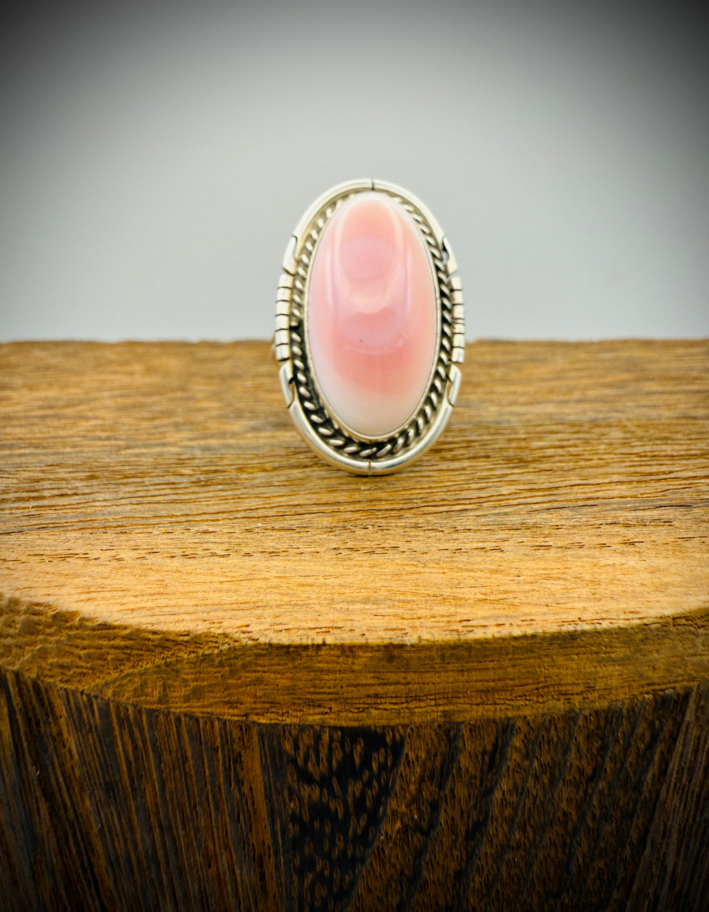 Vintage Navajo Sterling Silver Ring by Dave Skeets – Pink Conch Shell