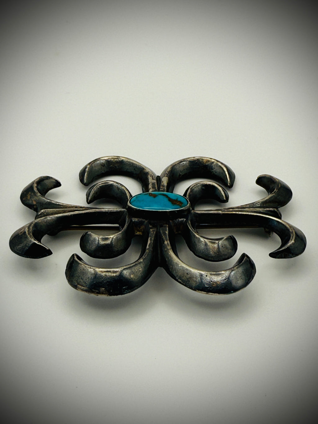 Vintage Navajo Sterling Silver Sandcast Brooch with Kingman Turquoise – Pre-1970