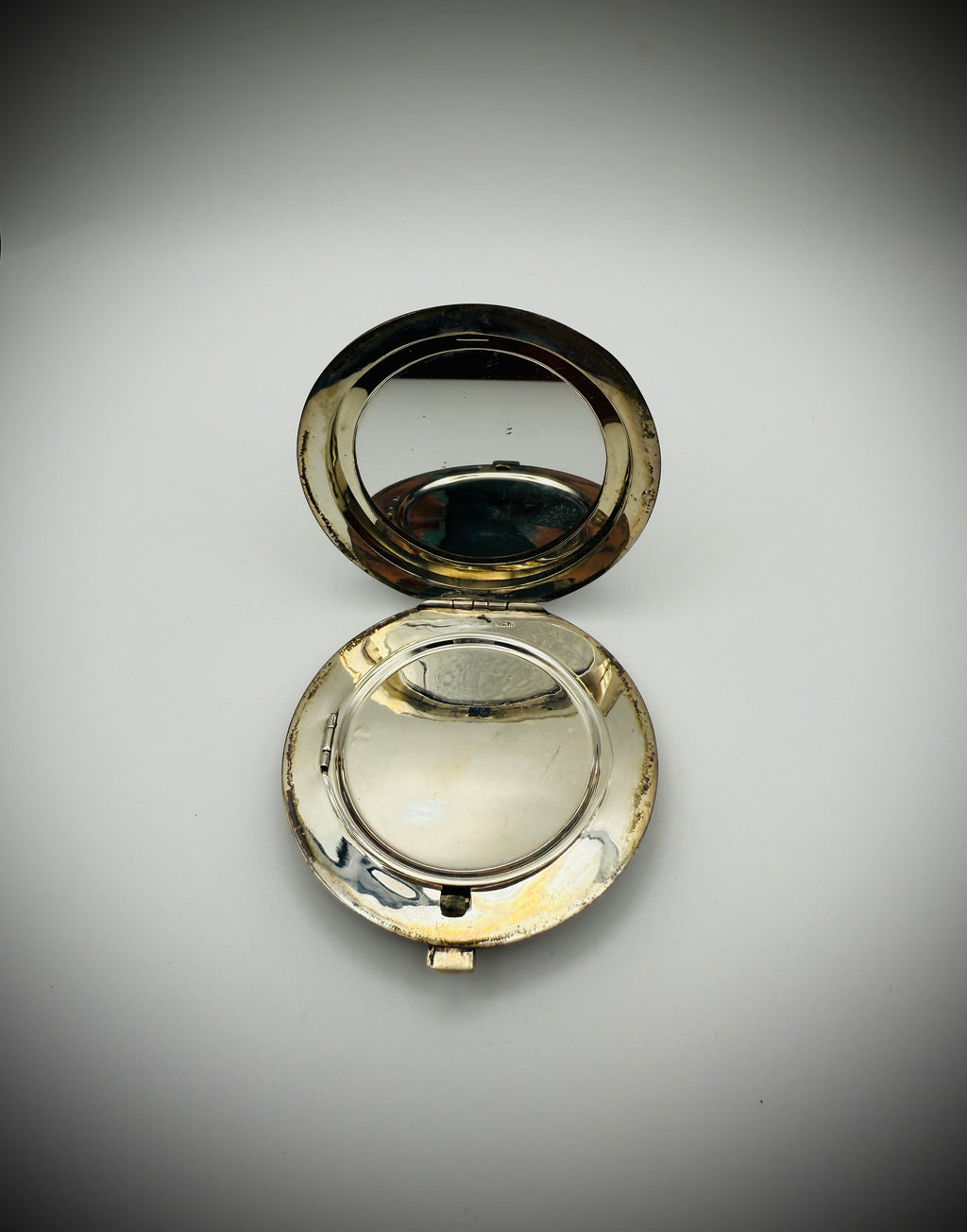 Vintage Siam Niello Lot – Compact, Bracelet (Repair), & 2 Brooches