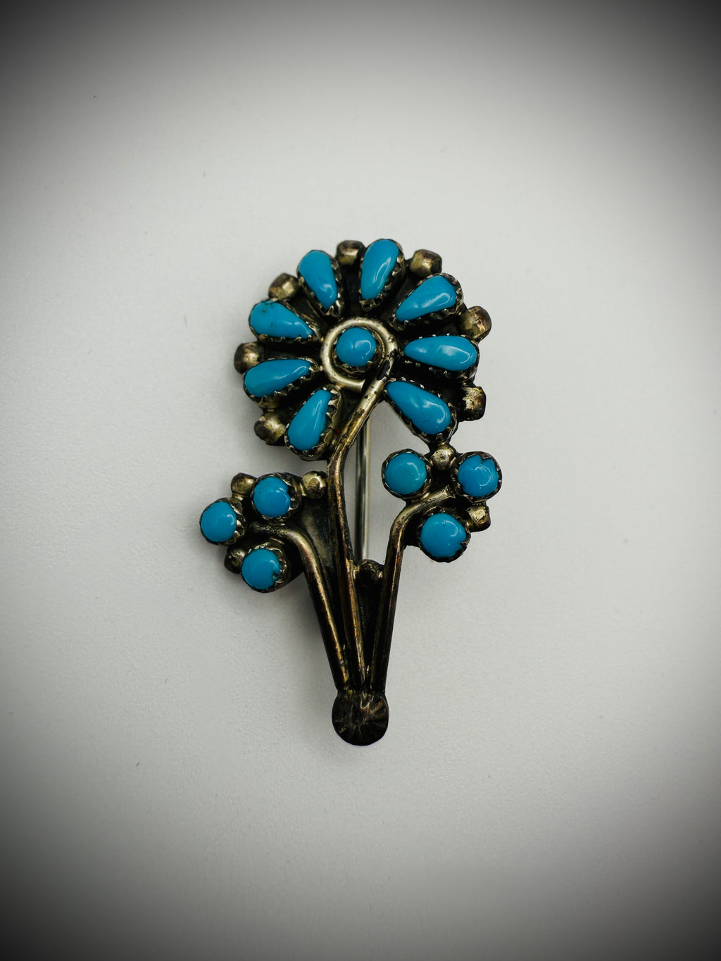 Vintage Zuni-Style Turquoise Flower Brooch — Silver Tested, 6g
