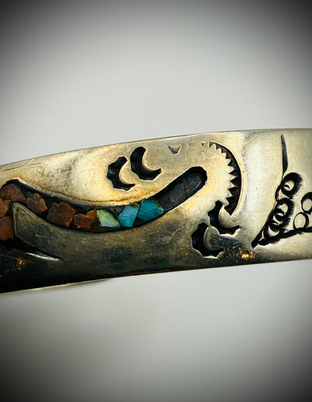 Southwestern Silver Chip-Inlay Cuff (Turquoise & Coral) | Sz 6.5 total | 20g