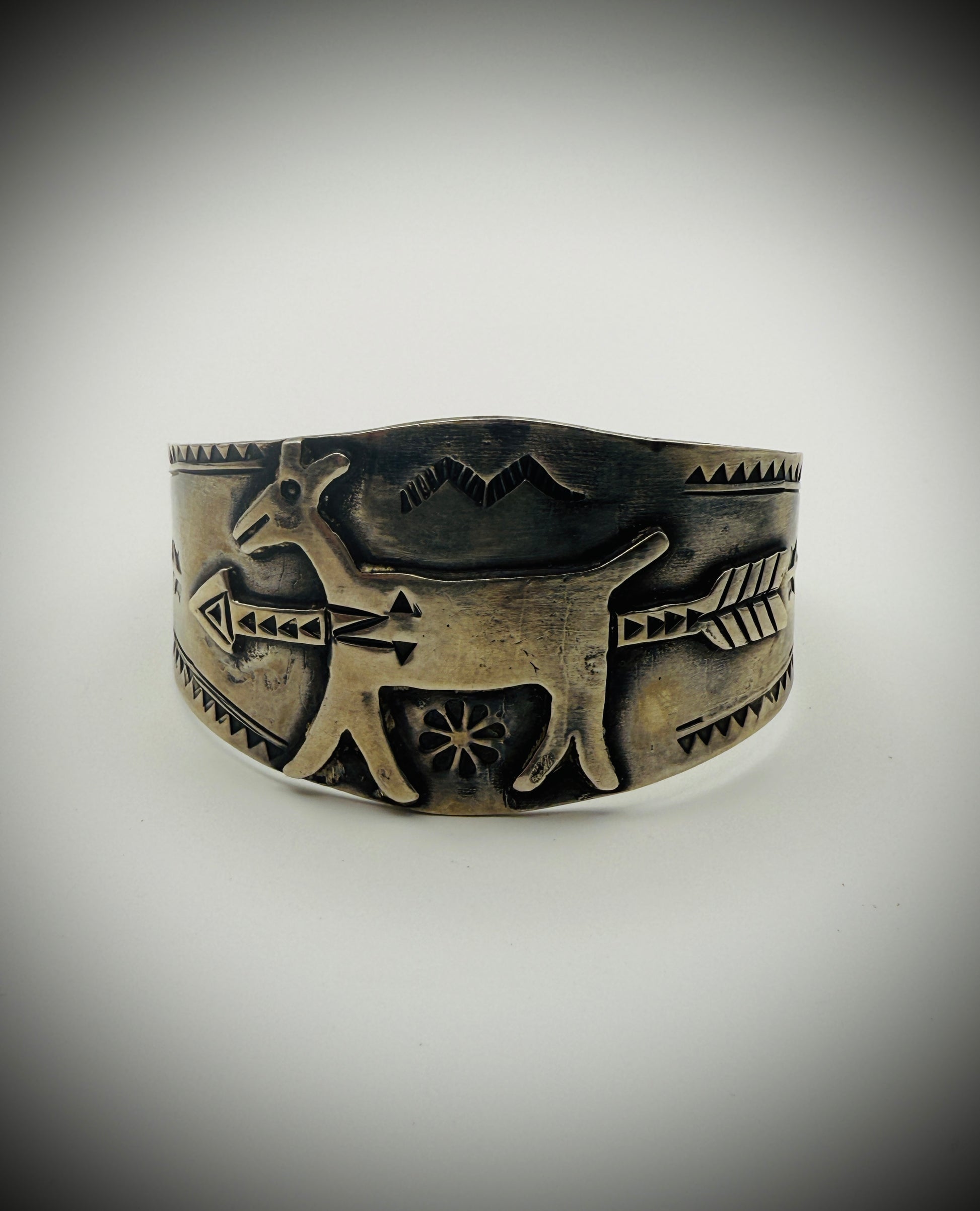 Vintage Navajo-Style Sterling 925 Harvey-Style Deer & Arrows Cuff 7" (50g)