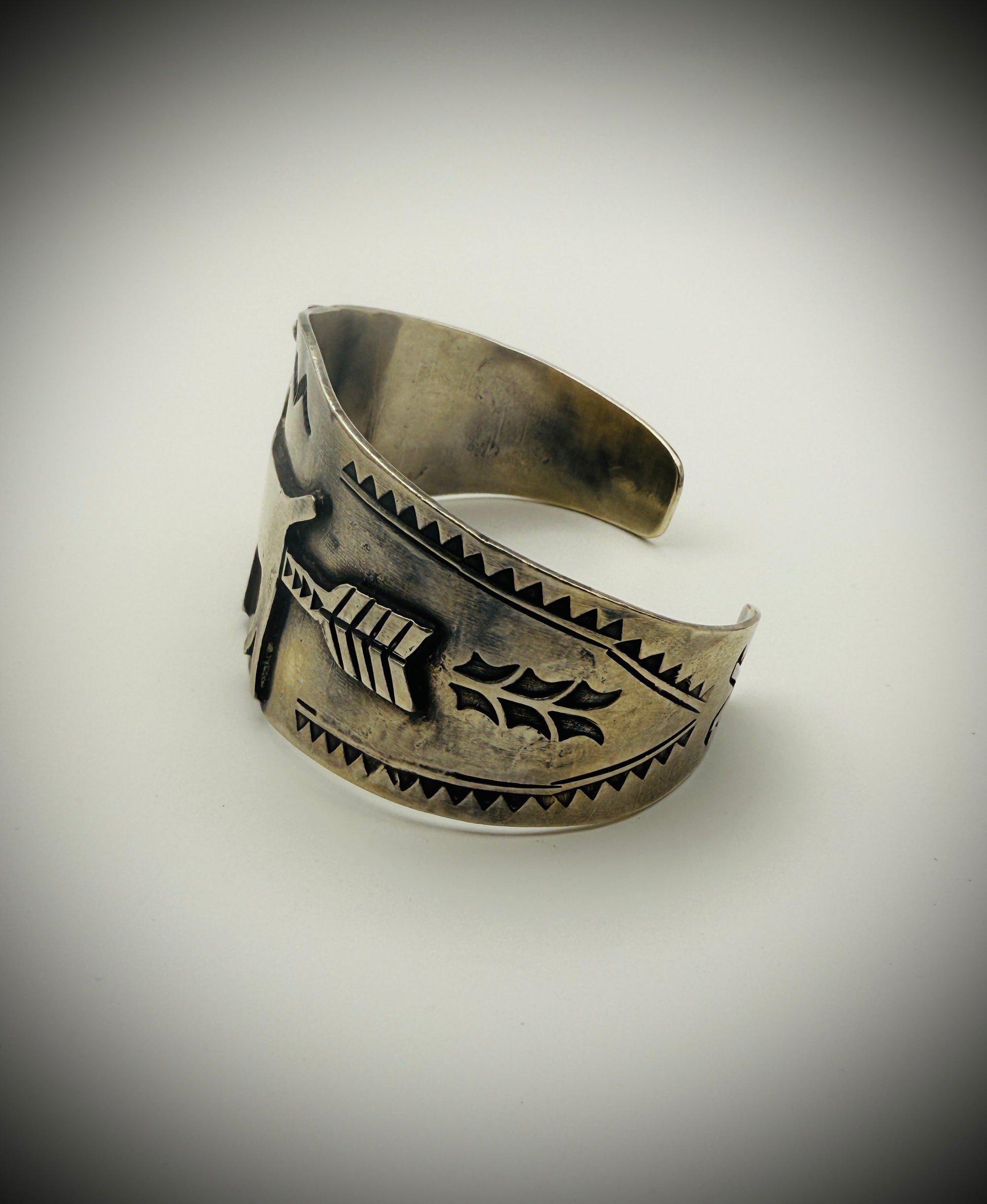 Vintage Navajo-Style Sterling 925 Harvey-Style Deer & Arrows Cuff 7" (50g)
