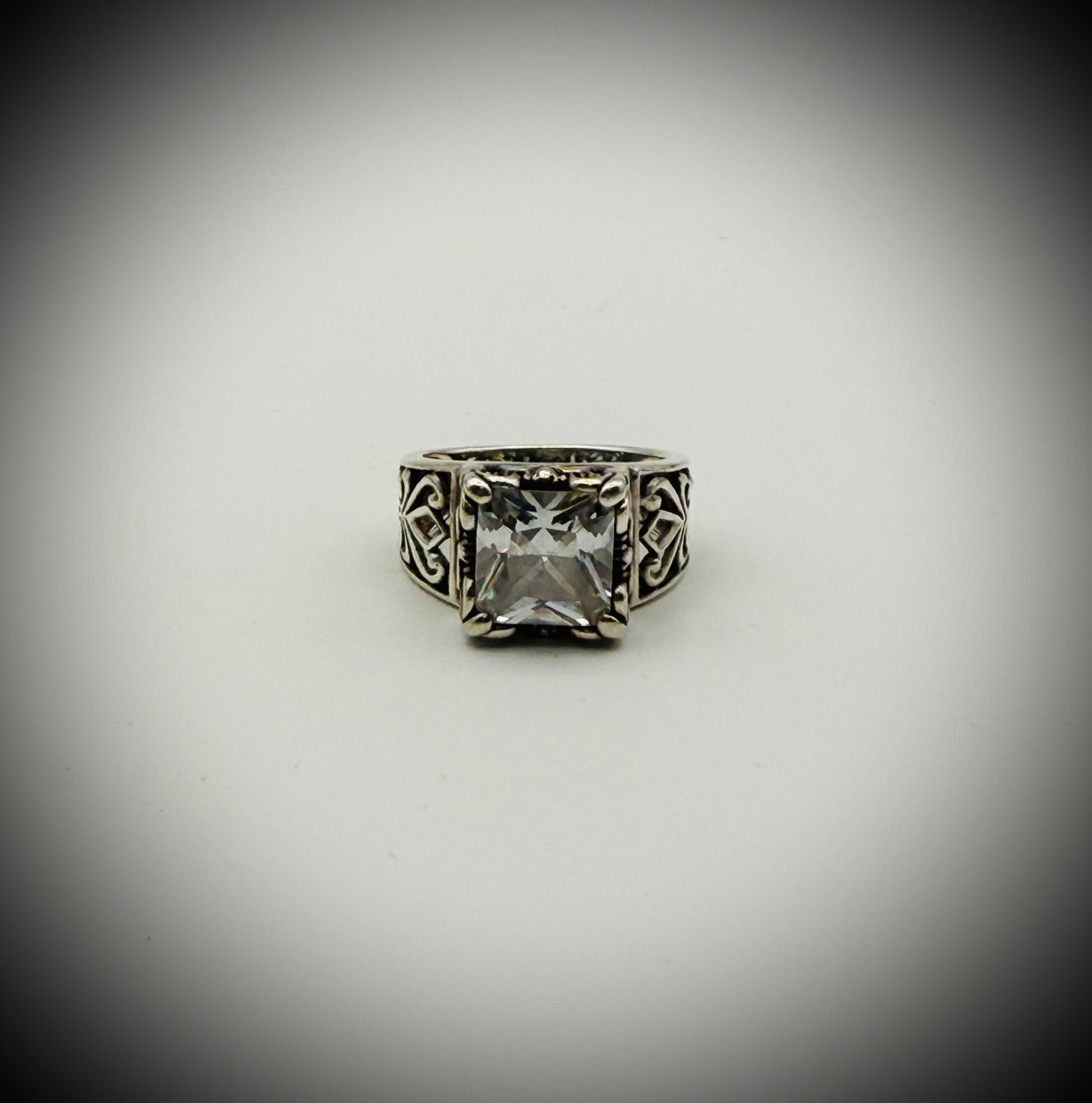 Silpada Sterling Ring (Size 7.5) — Clear Stone, Ornate Scroll Setting