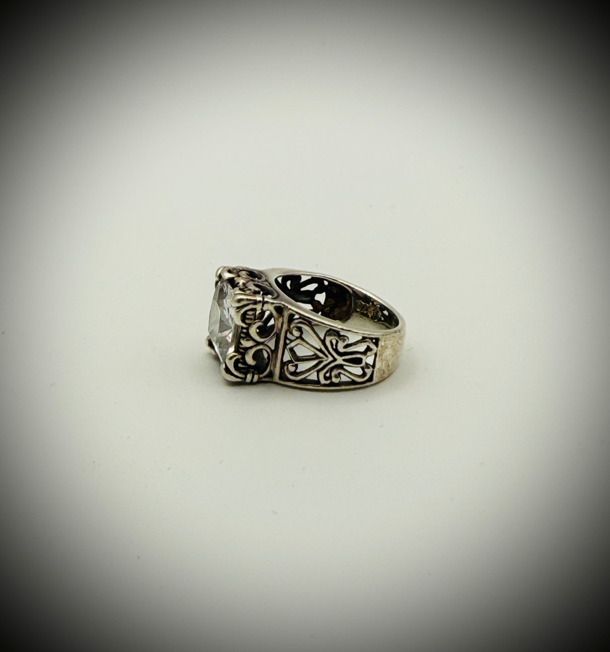 Silpada Sterling Ring (Size 7.5) — Clear Stone, Ornate Scroll Setting