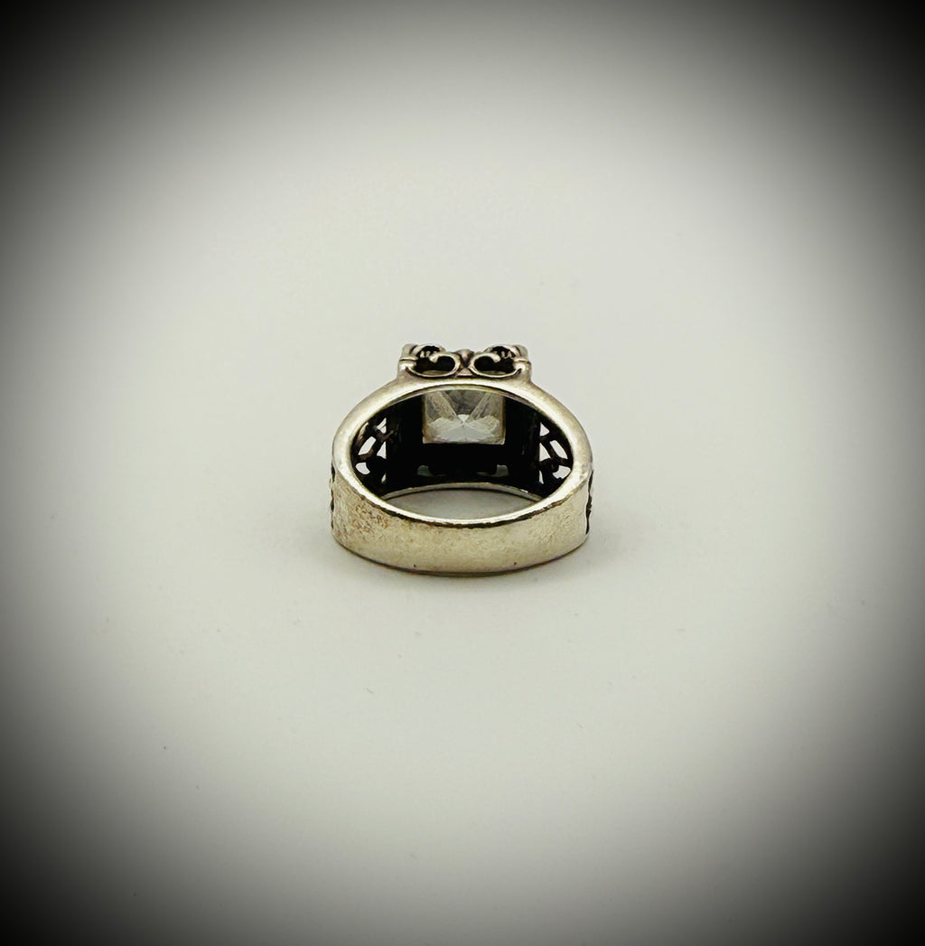 Silpada Sterling Ring (Size 7.5) — Clear Stone, Ornate Scroll Setting