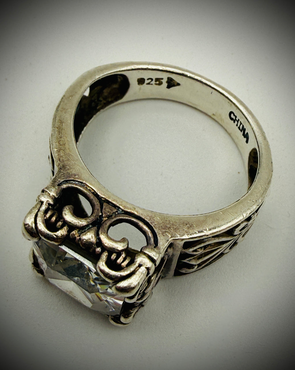 Silpada Sterling Ring (Size 7.5) — Clear Stone, Ornate Scroll Setting