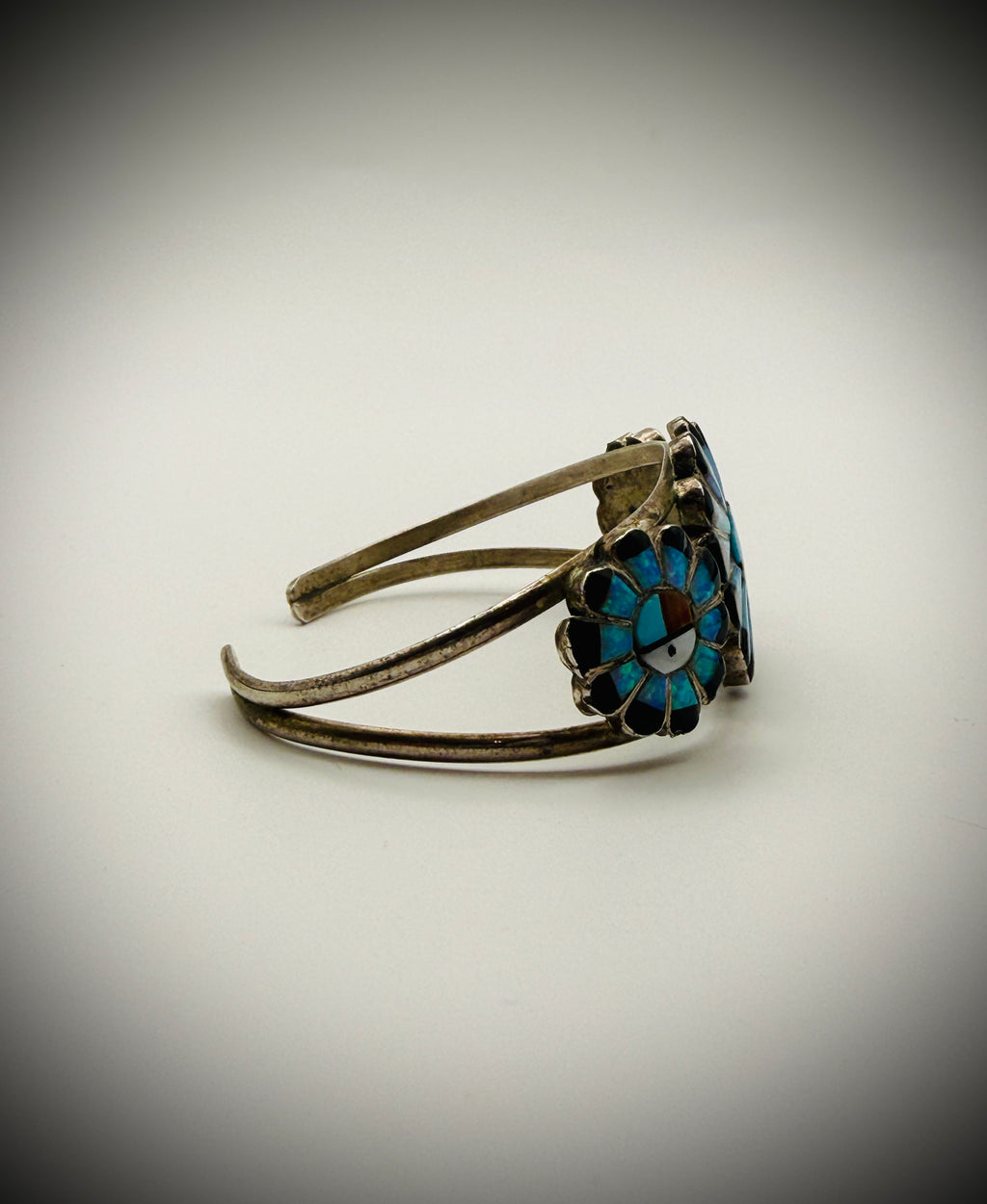 Vintage Zuni-Style Triple Sunface Cuff — Opal Inlay — Sz 6", 17g