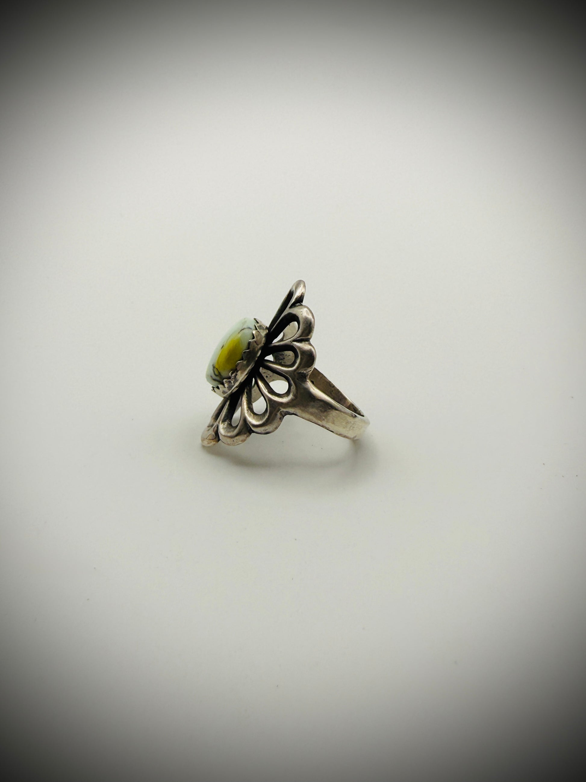 Vintage Artist-Signed Sterling Silver Palomino Turquoise Floral Ring – Size 7.5