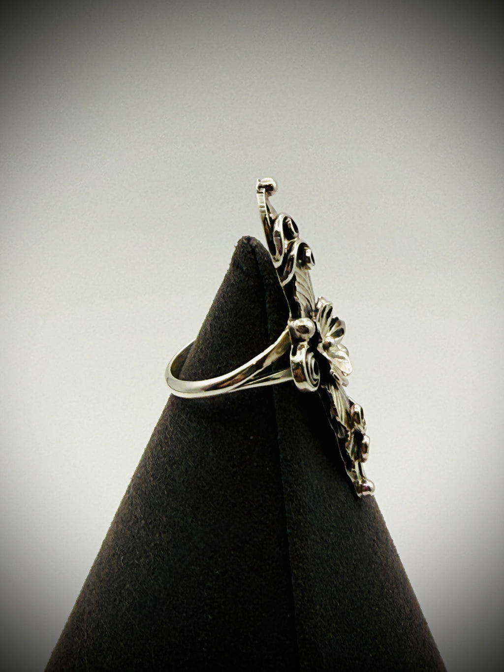 Harry B. Yazzie Sterling Silver Floral Statement Ring – Size 7.25