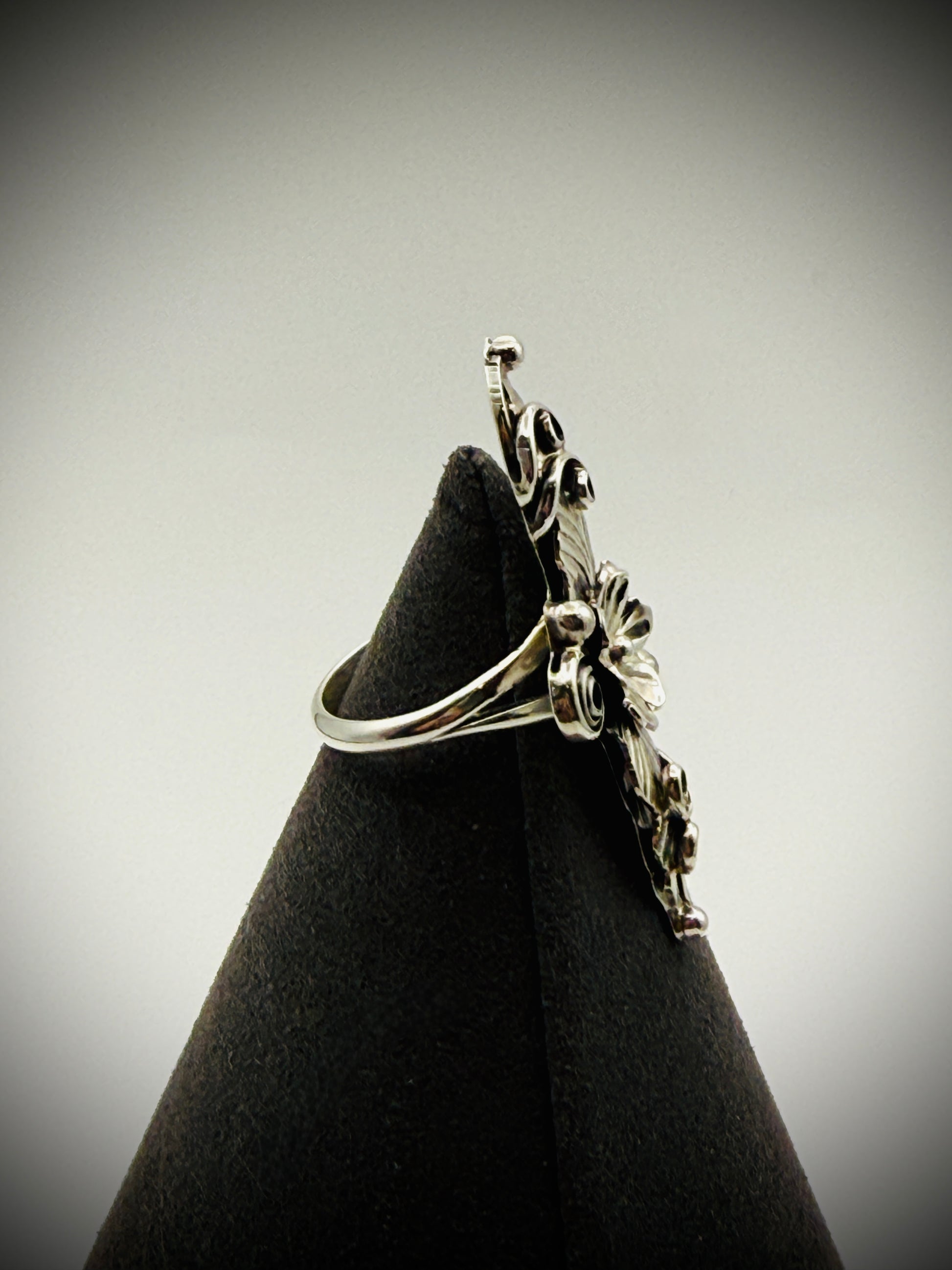 Harry B. Yazzie Sterling Silver Floral Statement Ring – Size 7.25