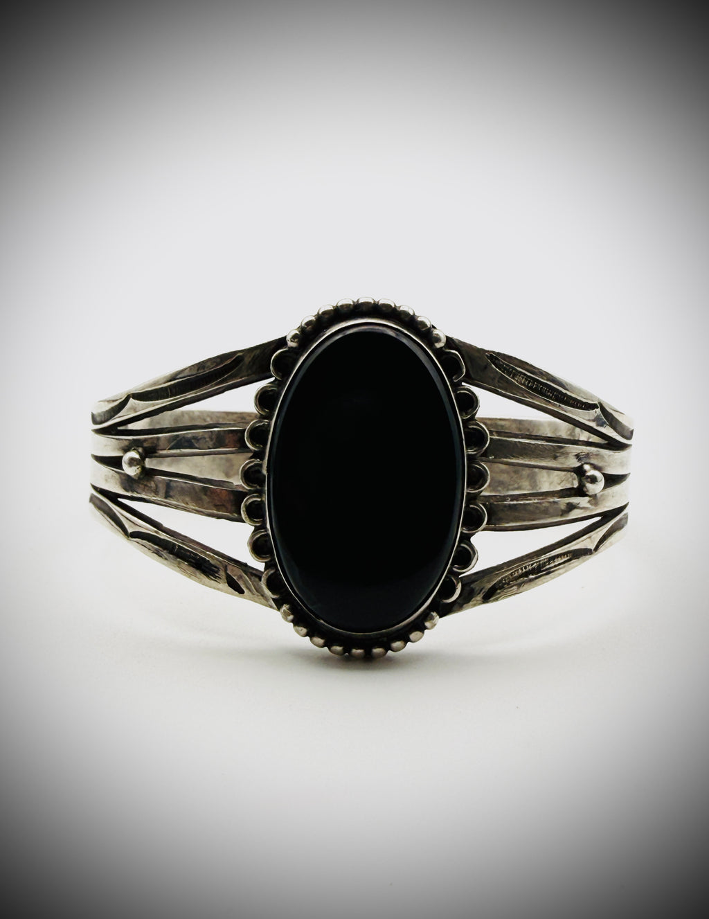 Sterling Silver & Black Onyx Cuff Bracelet – Vintage Split-Shank Design