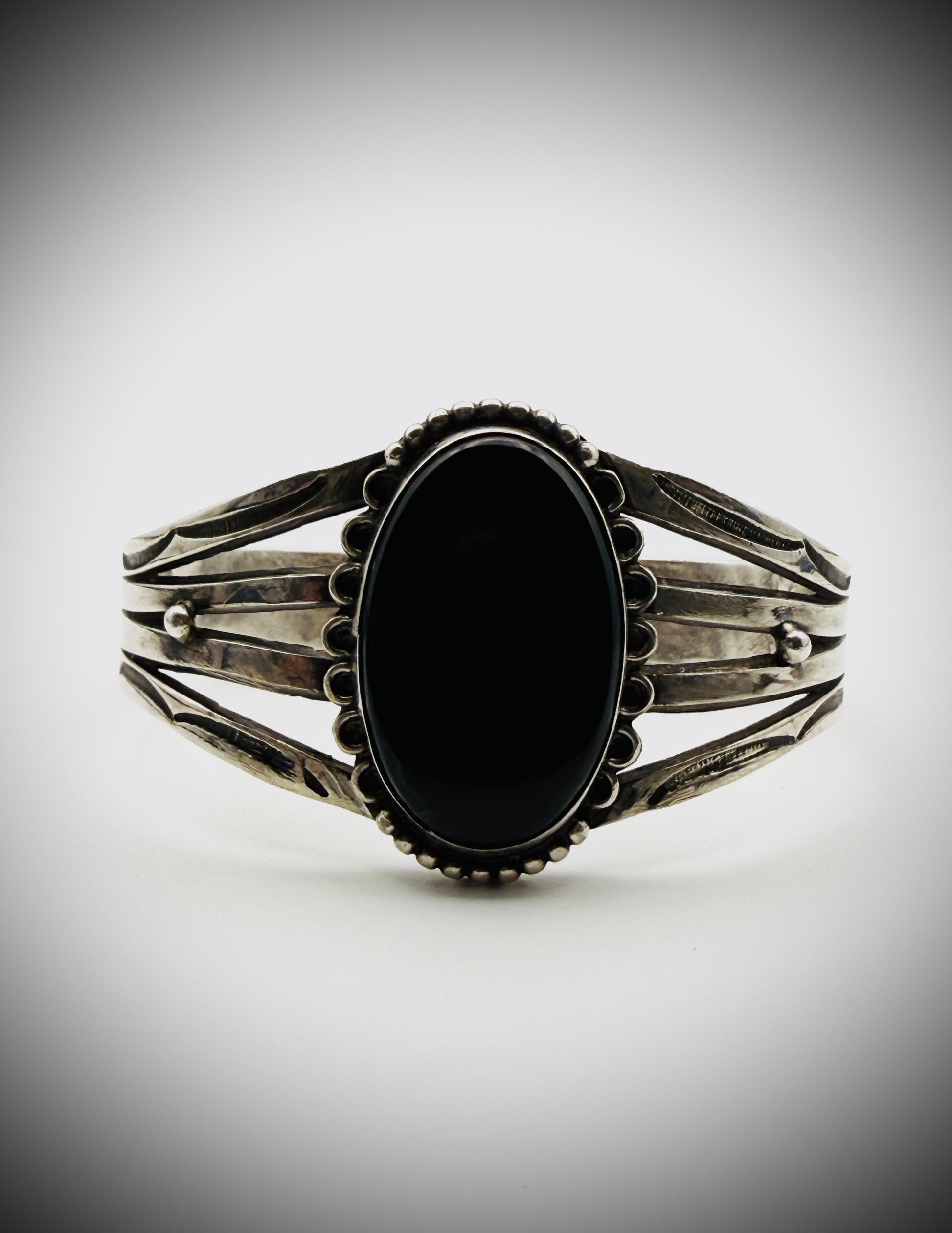 Sterling Silver & Black Onyx Cuff Bracelet – Vintage Split-Shank Design