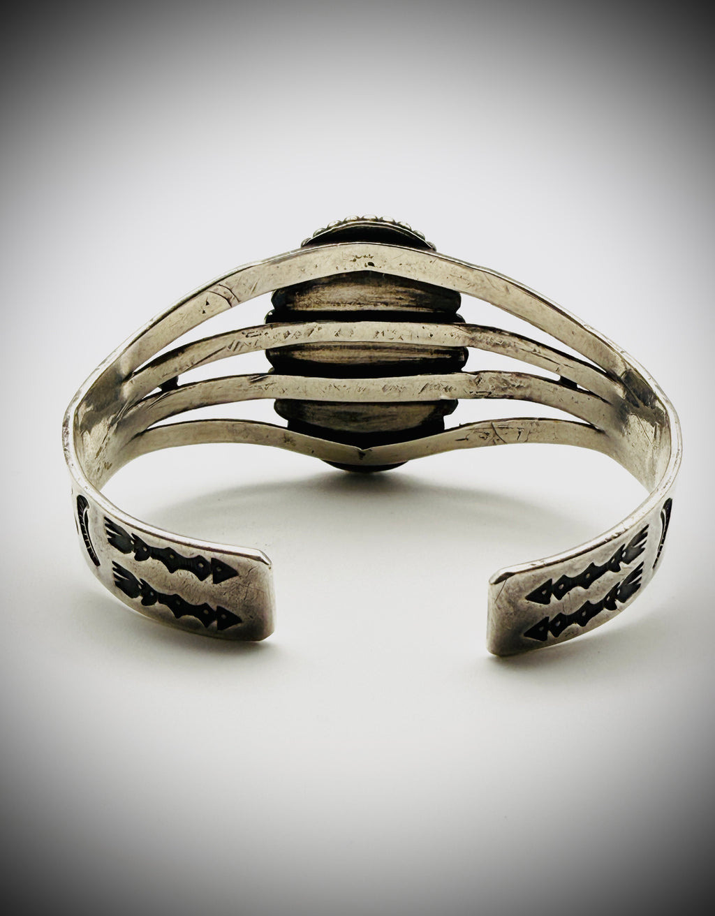 Sterling Silver & Black Onyx Cuff Bracelet – Vintage Split-Shank Design