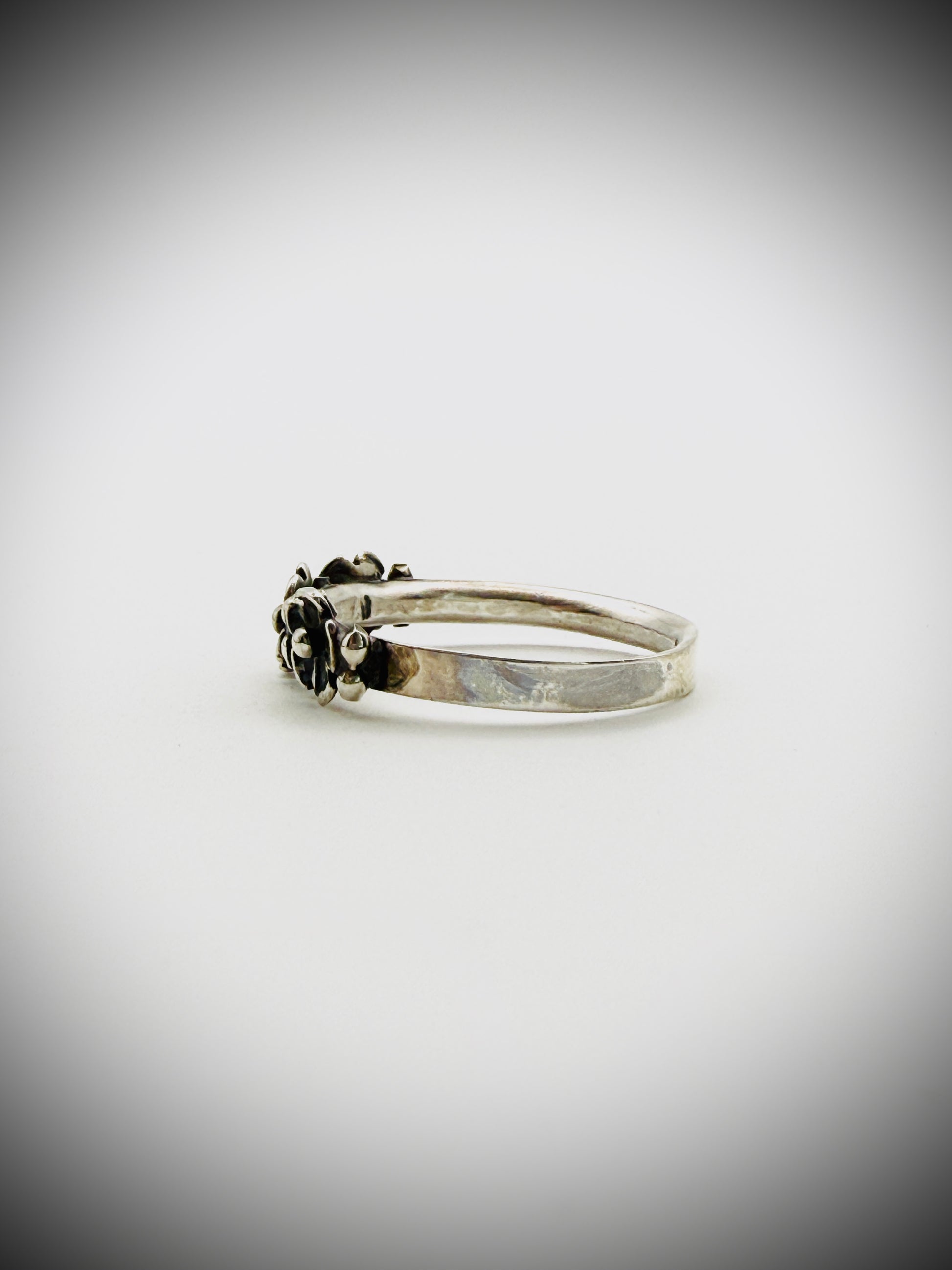 Sterling Silver Floral Band Ring – Size 7.75