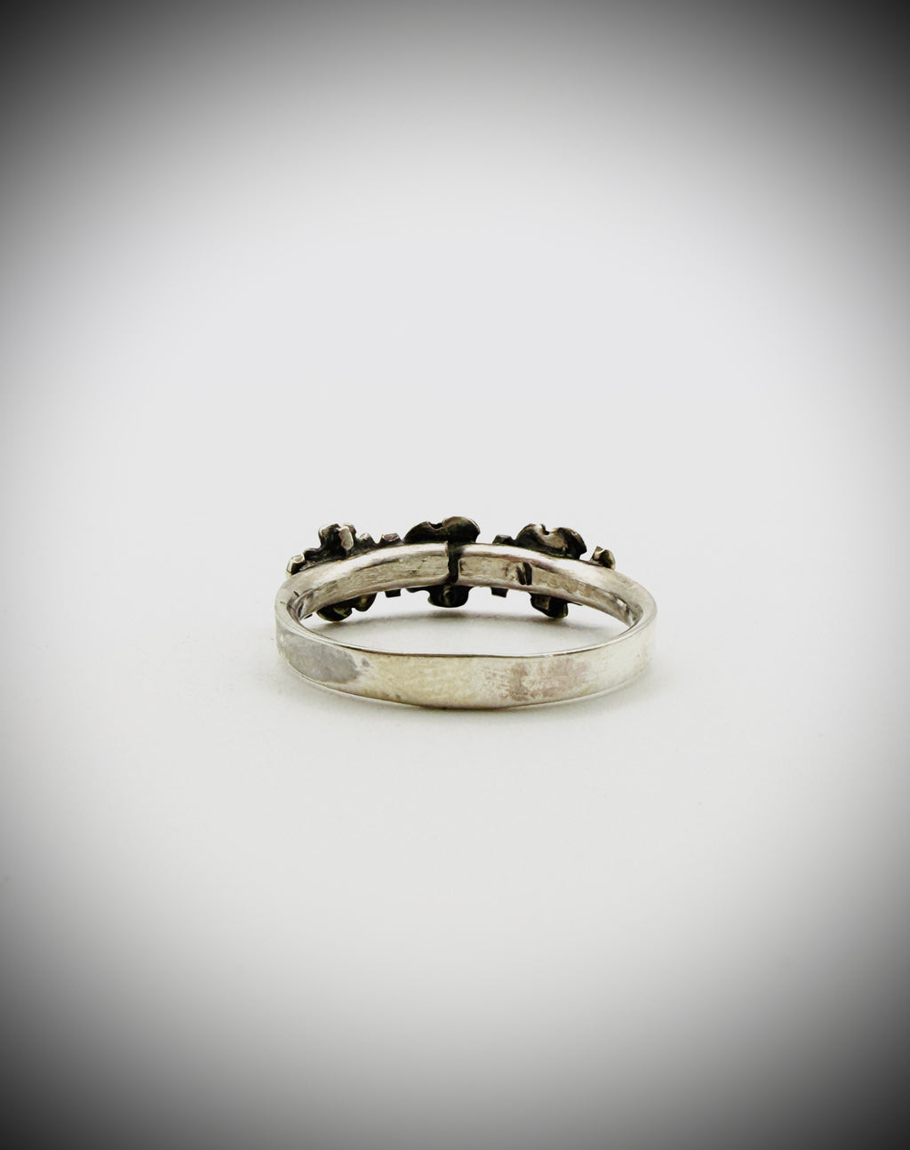 Sterling Silver Floral Band Ring – Size 7.75