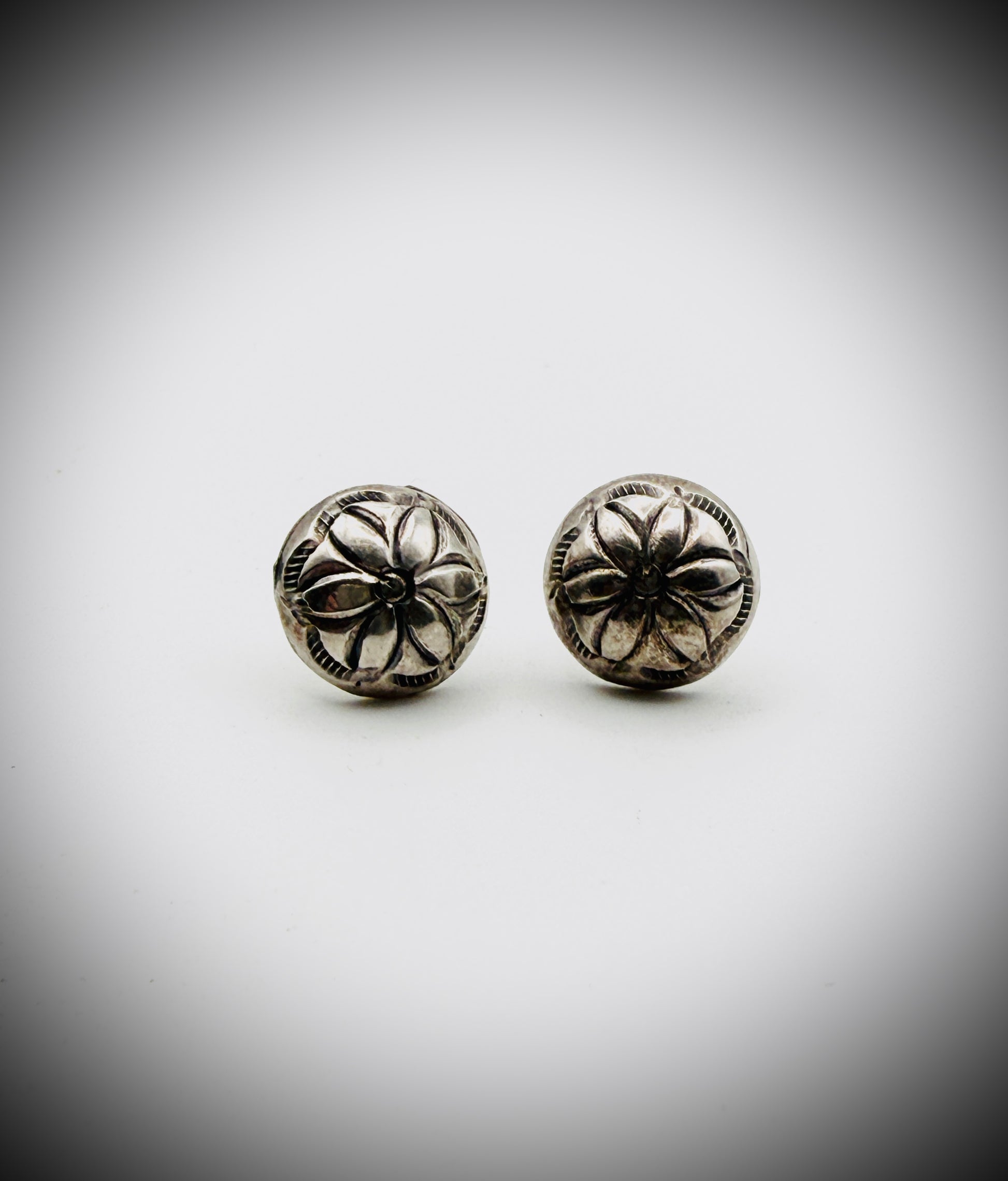 Sterling Dome Concho Stud Earrings Vintage Southwest 1/2" 3g