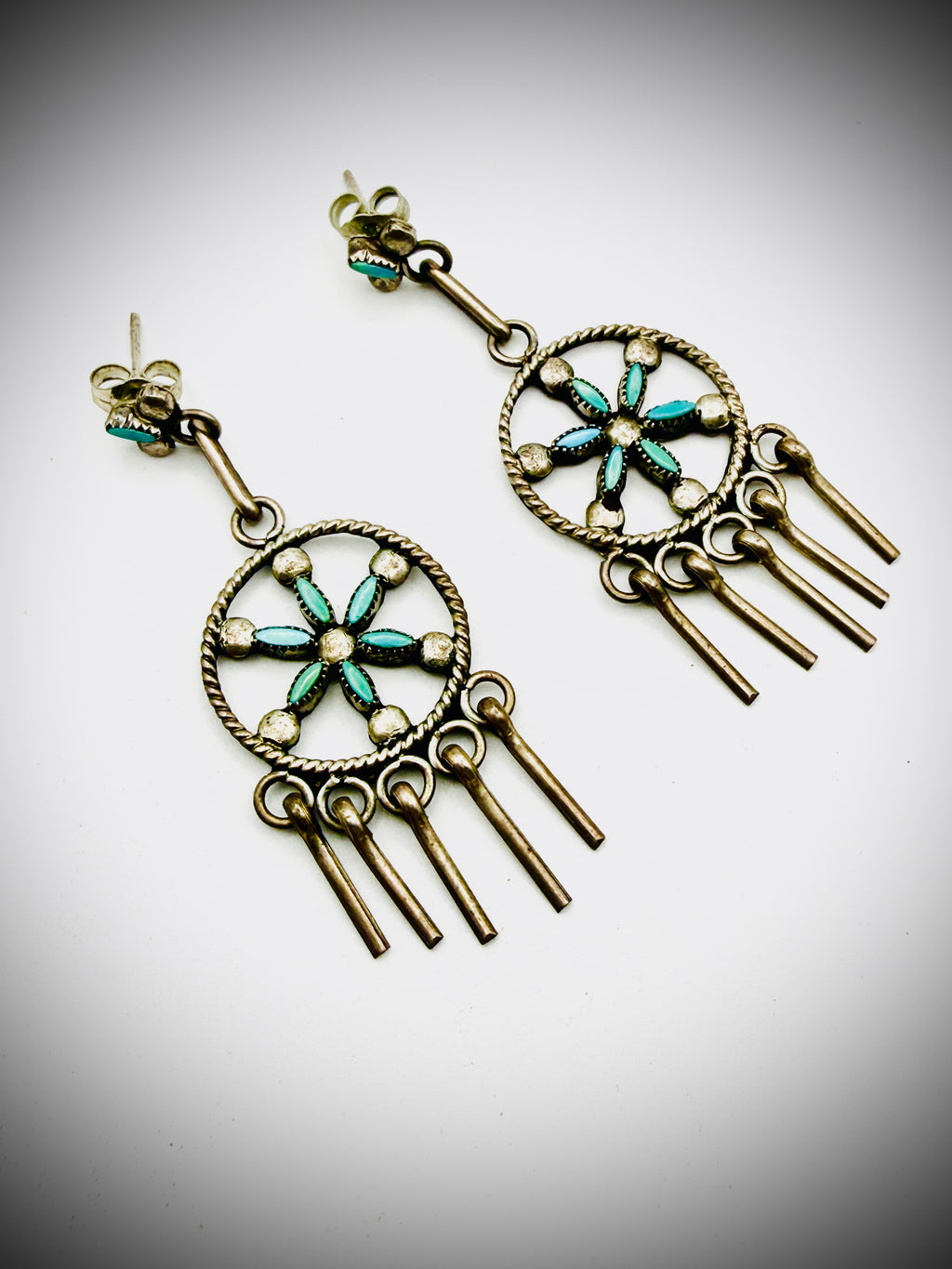 VINTAGE ZUNI STERLING TURQUOISE NEEDLEPOINT EARRINGS