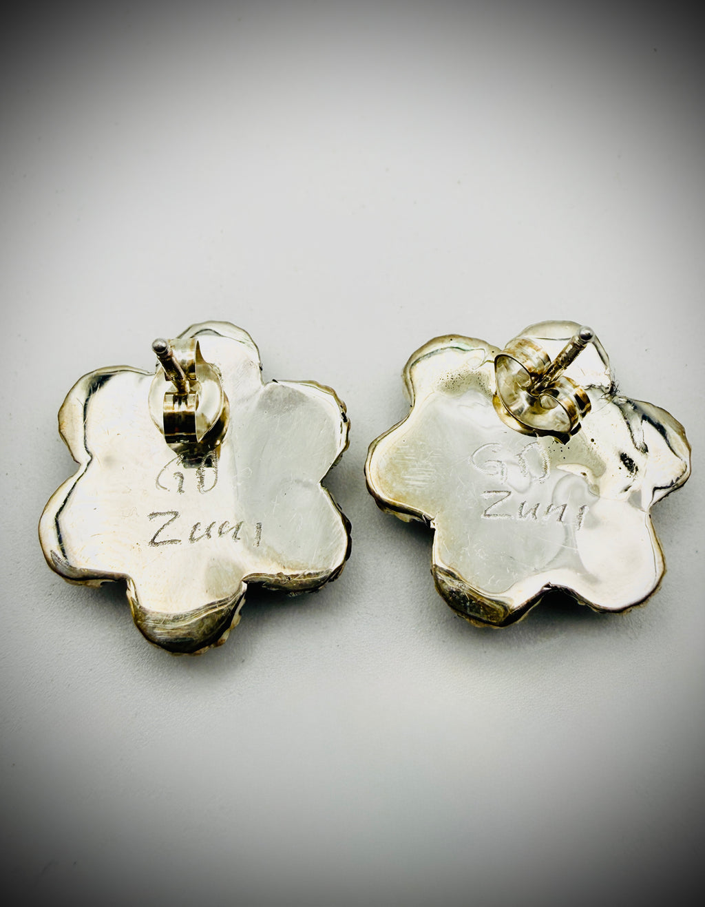 GINA DOSEDO ZUNI TURQUOISE FLOWER STUD EARRINGS STERLING