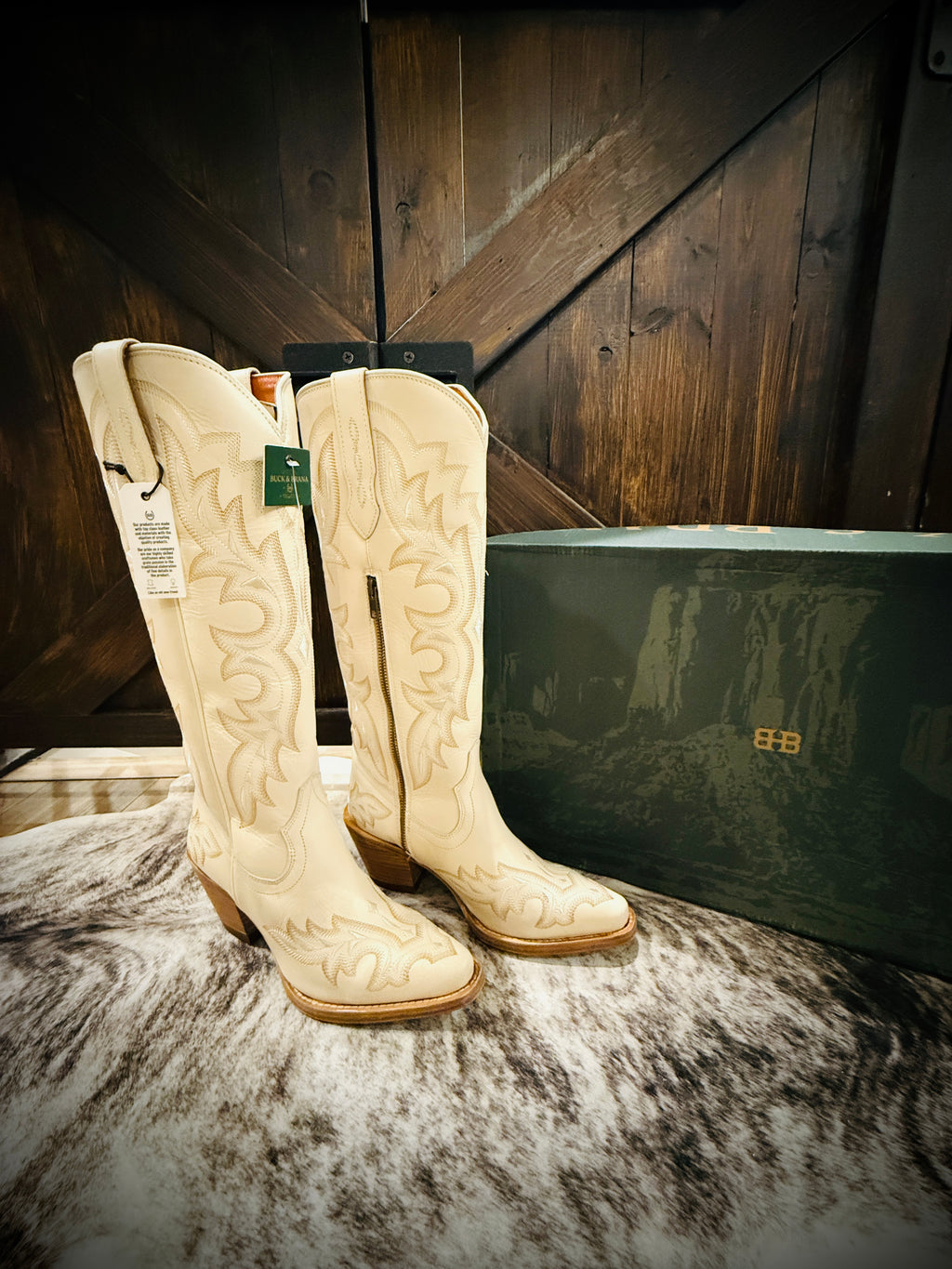 BUCK & BRANA SAMIRA IVORY TALL BOOTS SZ 7.5 NWT