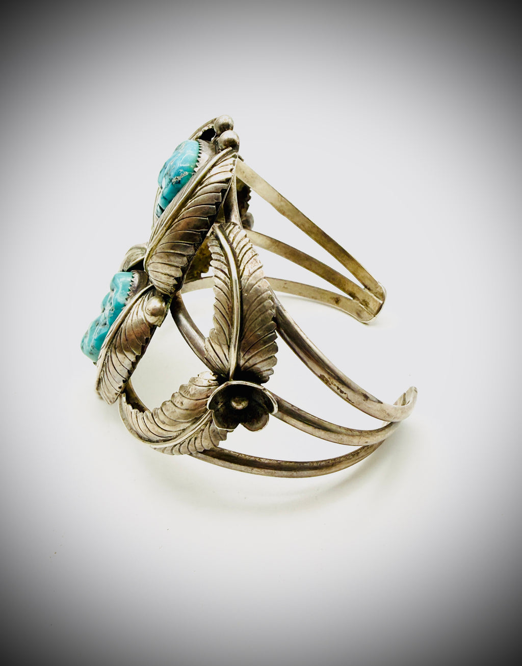 VINTAGE NAVAJO STERLING TURQUOISE CUFF BRACELET "LS" 51G