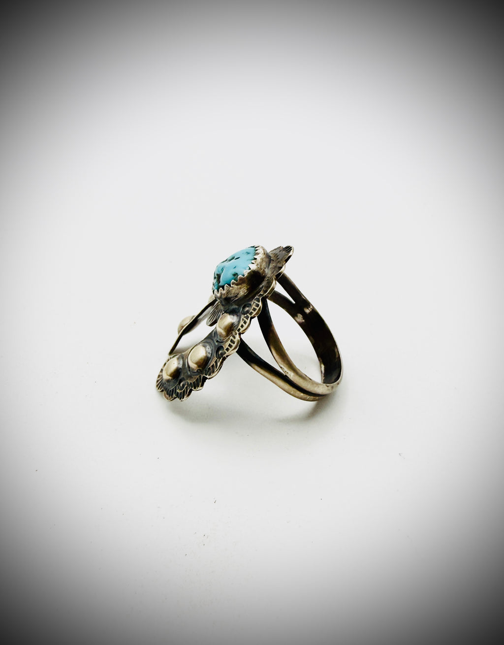 T. YAZZIE NAVAJO STERLING TURQUOISE NAJA RING SIZE 8.5