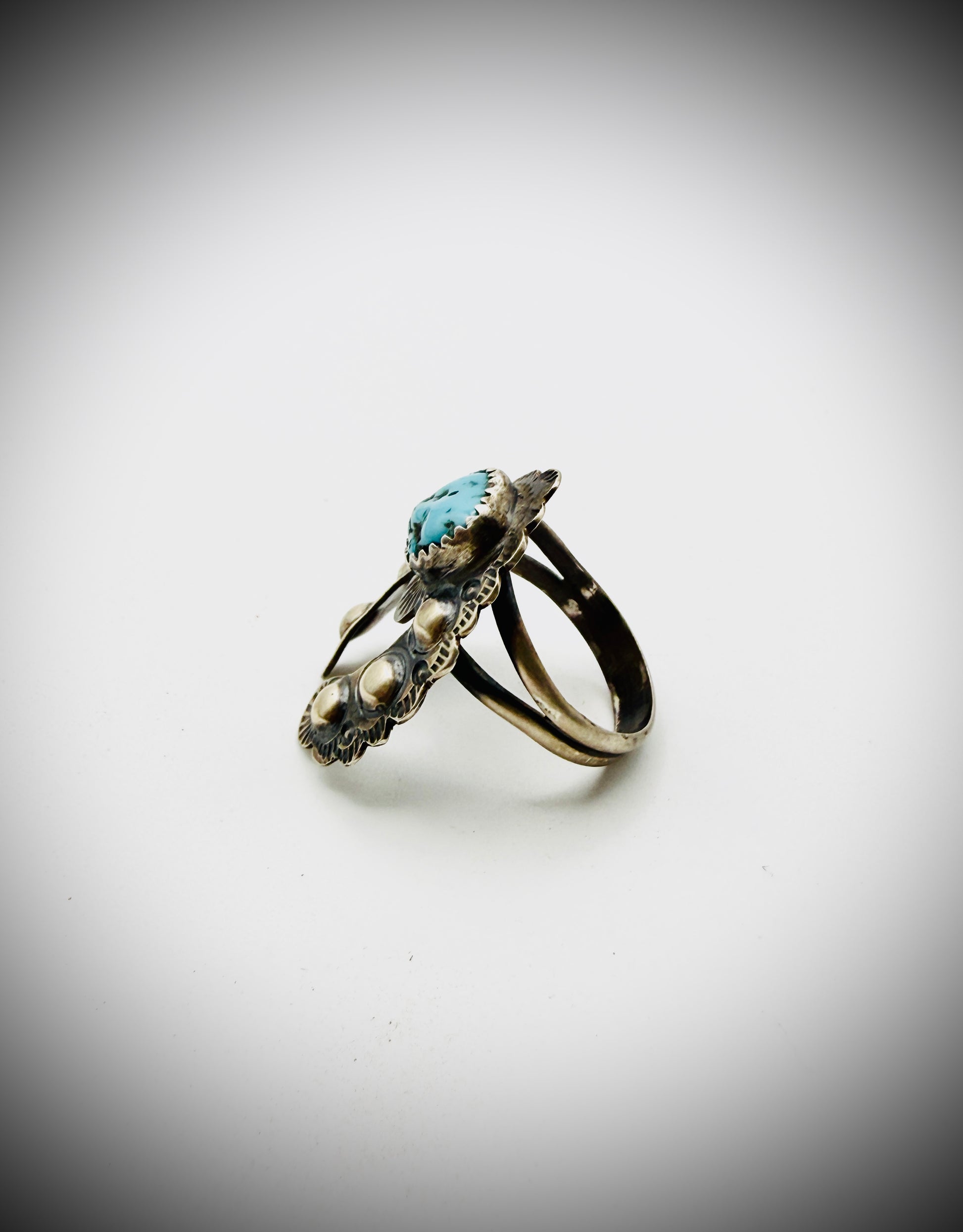 T. YAZZIE NAVAJO STERLING TURQUOISE NAJA RING SIZE 8.5